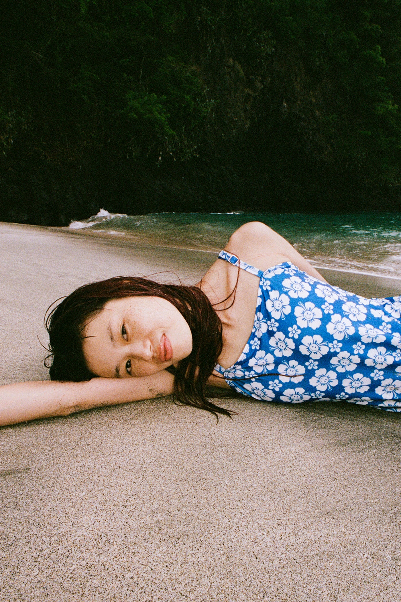 Happy Hibiscus Vacation One Piece – Emma Mulholland on Holiday