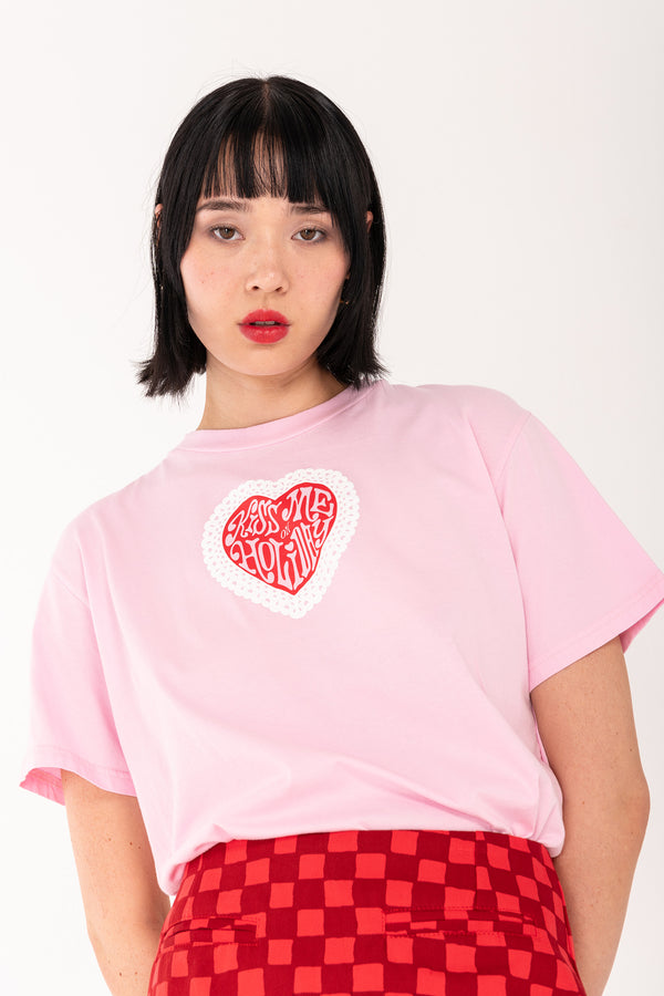 Kiss Me On Holiday Tee - Pink